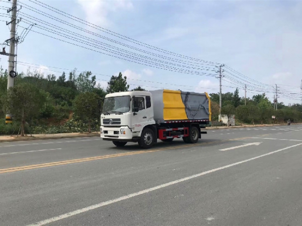程力威牌CLW5161ZDJD6型壓縮式對(duì)接垃圾車(chē)