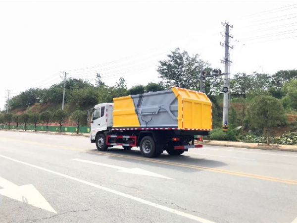 程力威牌CLW5161ZDJD6型壓縮式對(duì)接垃圾車(chē)