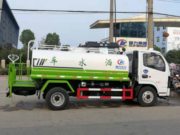 東風(fēng)多利卡5噸灑水車
