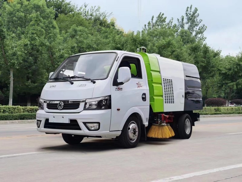 東風(fēng)途逸藍(lán)牌掃路車